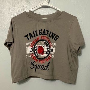 medium graphic crop top shirt